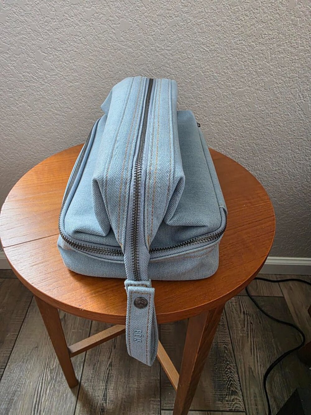 GAP x BÉIS Limited Edition Dopp Kit Denim Blue Travel Toiletry Bag - Picture 3 of 12